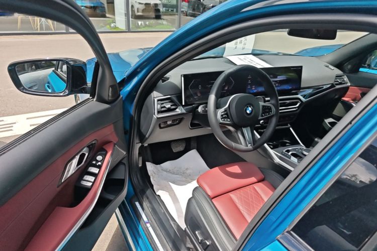 BMW 3 Series 2024 car image #18