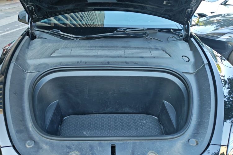 Tesla Model Y 2023 #20 Tesla Model Y 2023 car image #20