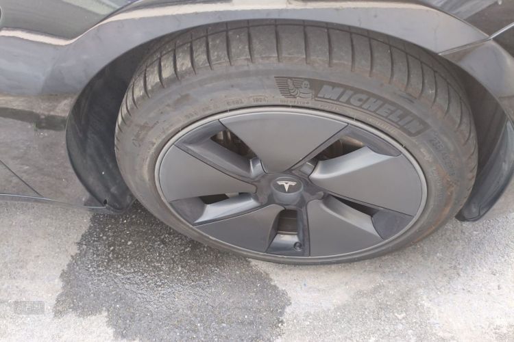 Tesla Model 3 2021 car image #9