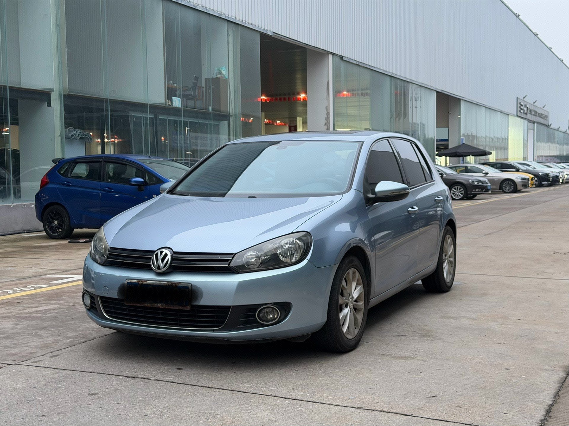 Volkswagen Golf 2011 car image 