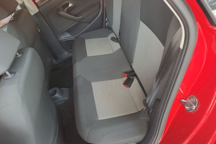 Volkswagen Polo 2018 car image #17