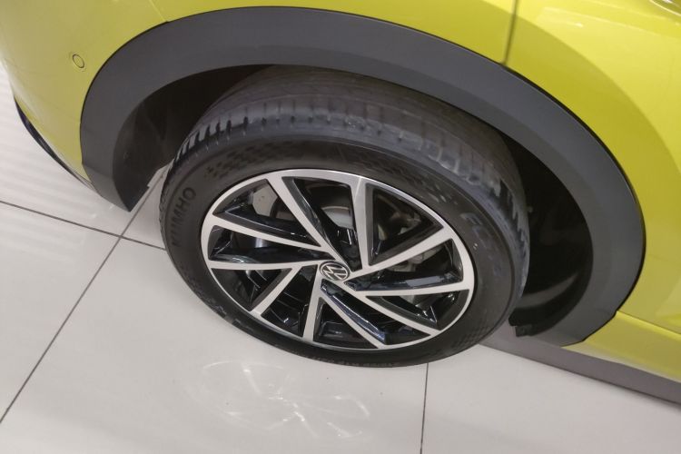 Volkswagen T-Roc 2023 car image #10