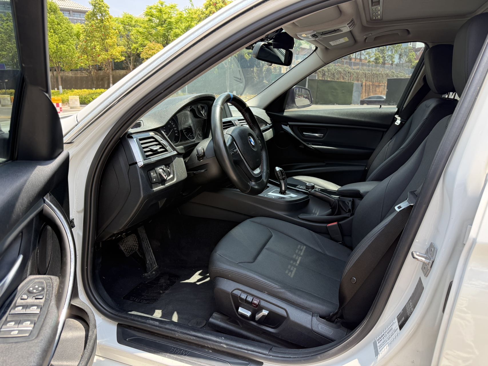 BMW 3 Series 2017 imagem de carro #7