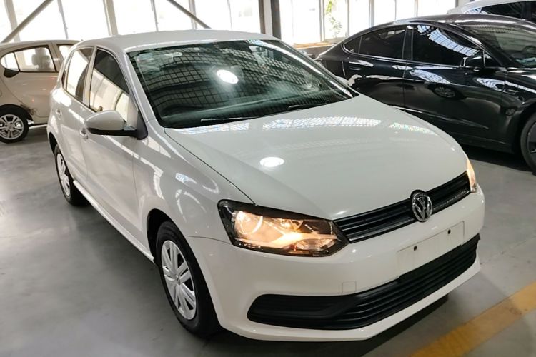 Volkswagen Polo 2016 car image #6