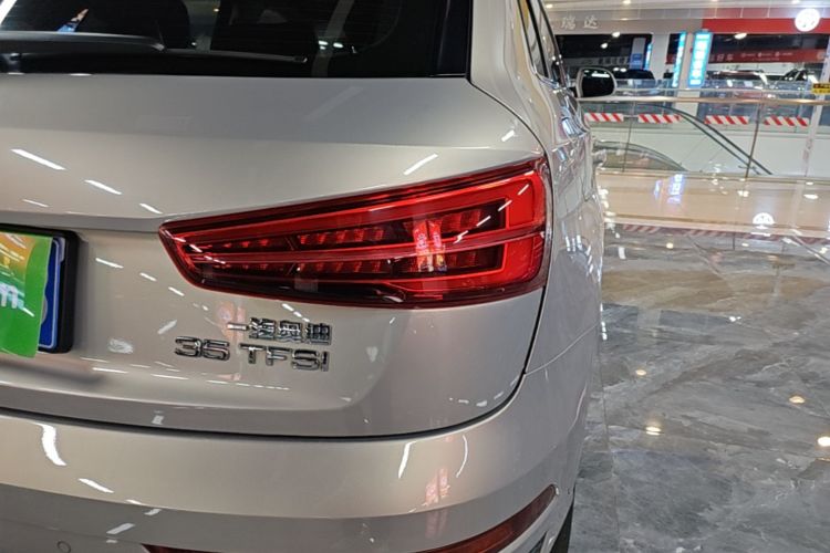 Audi Q3 2019 #8 Audi Q3 2019 car image #8