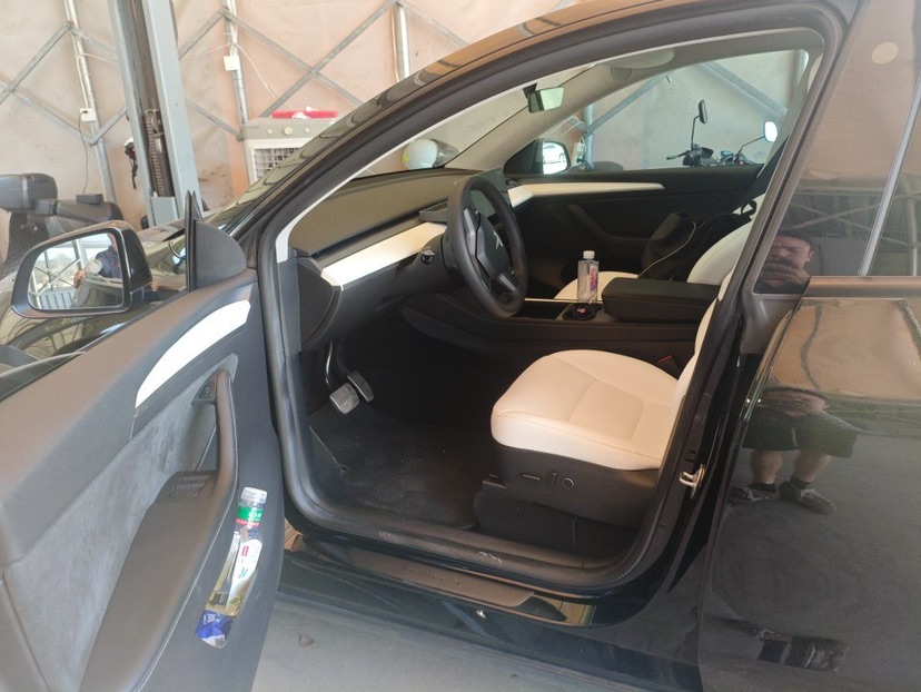 Tesla Model Y 2023 #3 Tesla Model Y 2023 car image #3