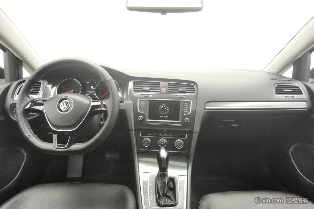 Volkswagen Golf 2017 car image #12