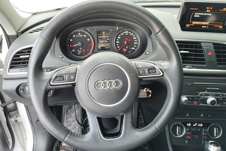Audi Q3 2019 #11 Audi Q3 2019 car image #11