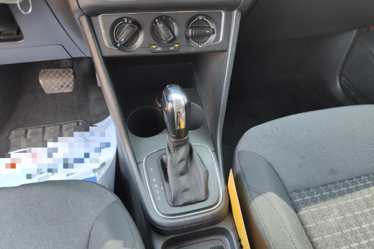 Volkswagen Polo 2015 #15 Volkswagen Polo 2015 car image #15
