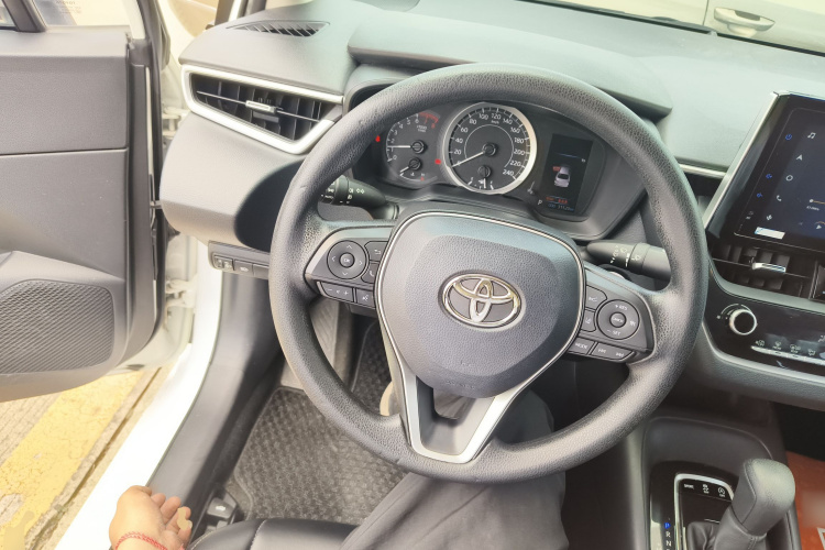 Toyota Corolla 2020 immagine di auto #11