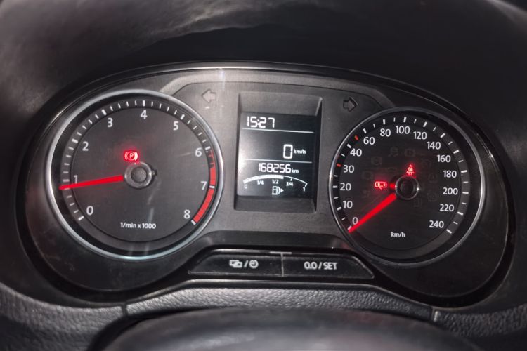 Volkswagen Polo 2015 car image #8