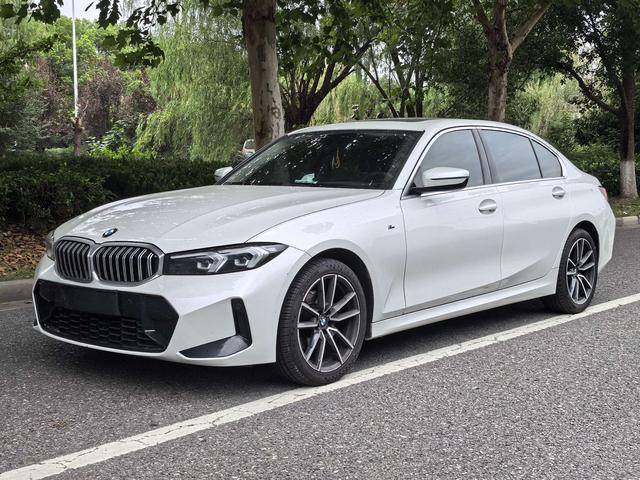 BMW 3 Series 2023 صورة سيارة #11