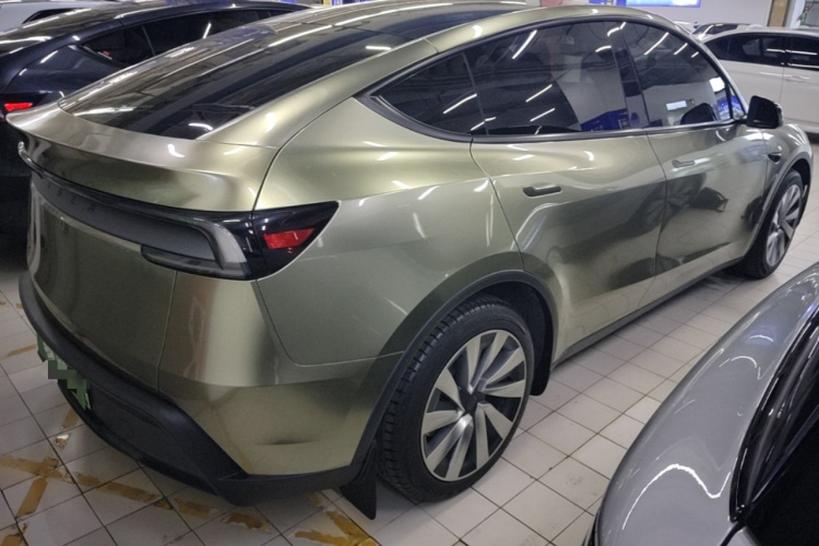 Tesla Model Y 2025 #7 Tesla Model Y 2025 car image #7