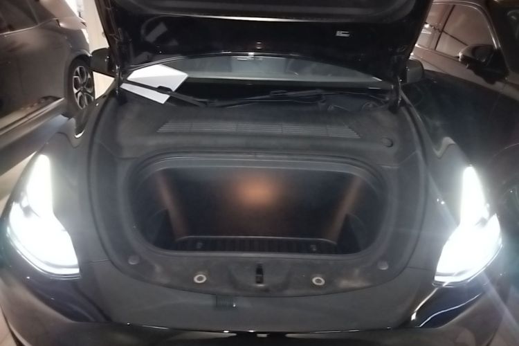 Tesla Model Y 2023 #20 Tesla Model Y 2023 car image #20