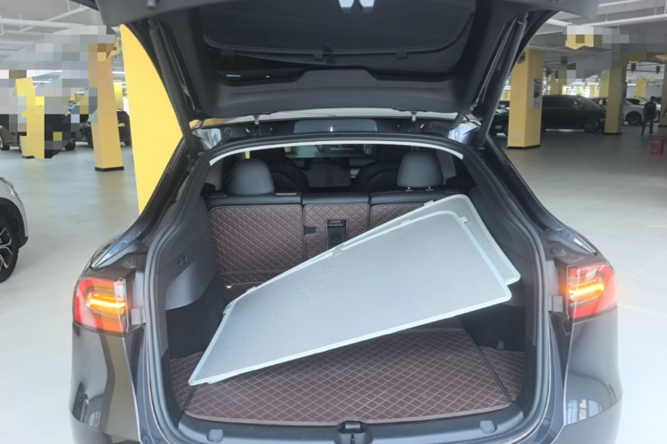 Tesla Model Y 2024 car image #22