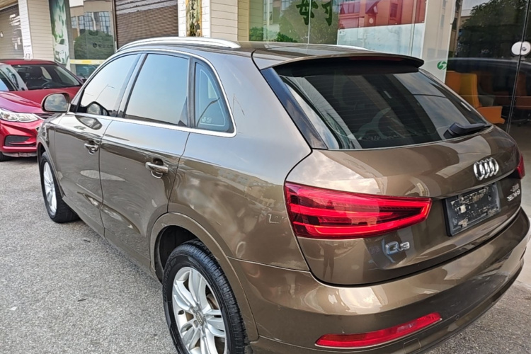Audi Q3 2015 car image #5