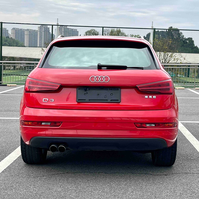 Audi Q3 2016 car image #8