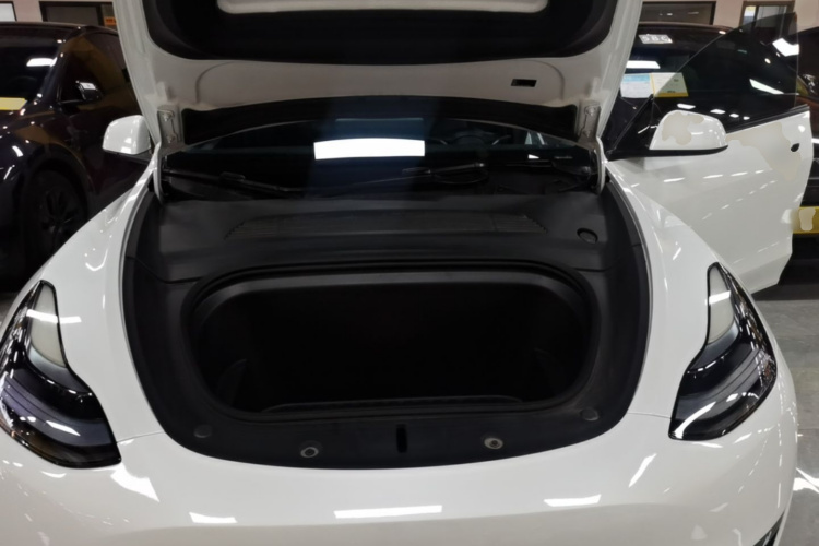 Tesla Model Y 2024 صورة سيارة #22