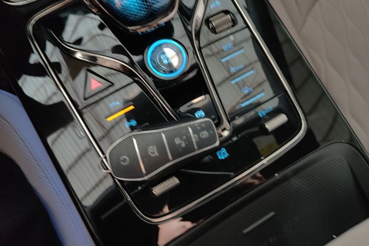 BYD Han 2025 car image #14