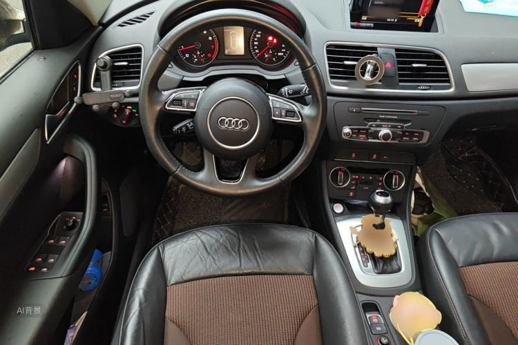 Audi Q3 2018 car image #12