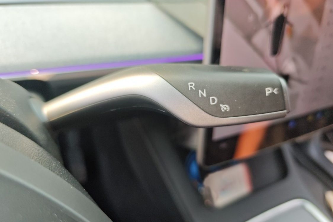 Tesla Model Y 2024 #10 Tesla Model Y 2024 immagine di auto #10