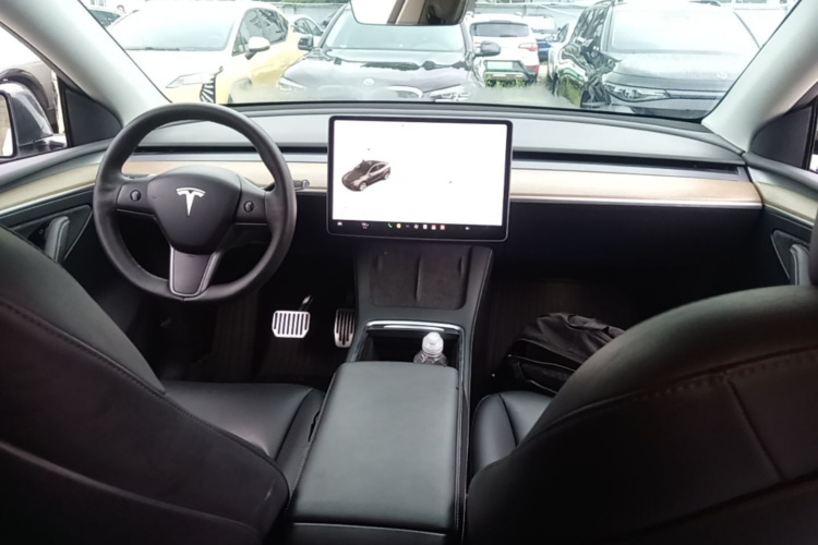 Tesla Model Y 2021 #11 Tesla Model Y 2021 car image #11