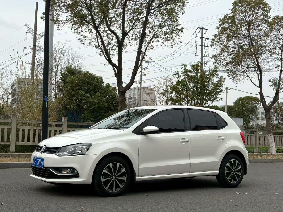 Volkswagen Polo 2017 Volkswagen Polo 2017 car image