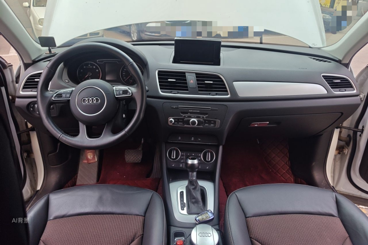 Audi Q3 2018 car image #11
