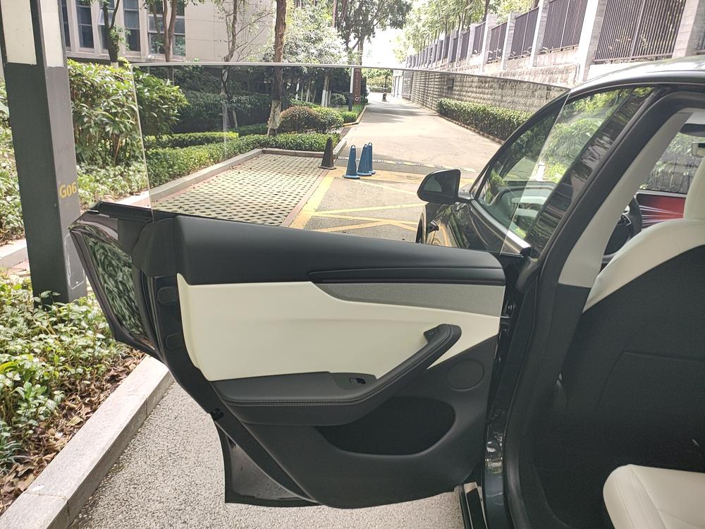 Tesla Model Y 2025 #22 Tesla Model Y 2025 car image #22
