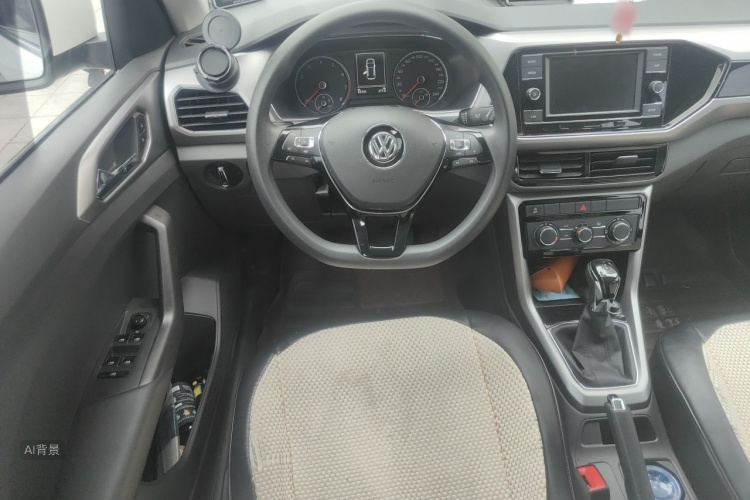Volkswagen T-Cross 2020 #12 Volkswagen T-Cross 2020 car image #12