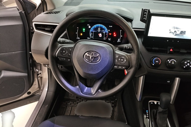 Toyota Corolla Cross 2024 immagine di auto #11