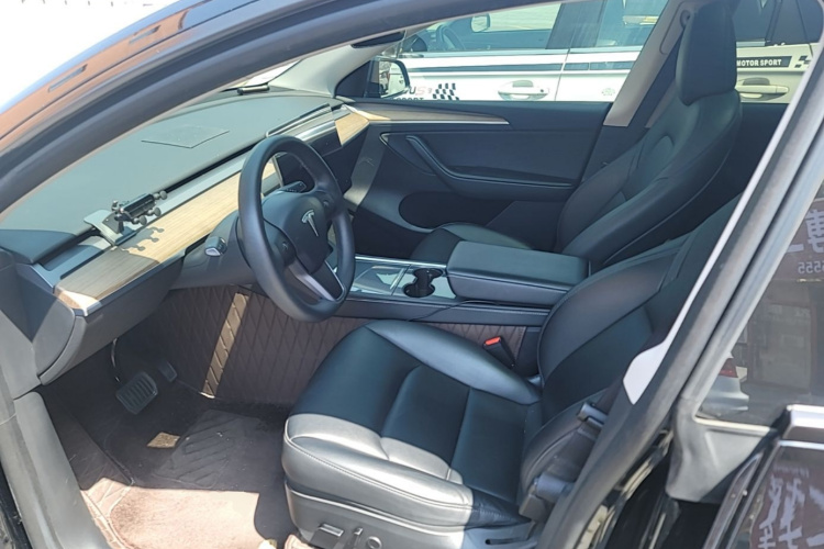 Tesla Model Y 2023 #15 Tesla Model Y 2023 car image #15
