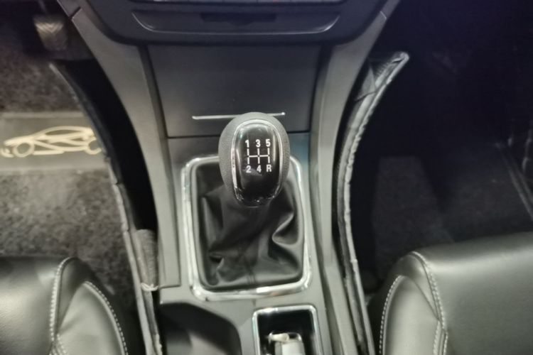 GEELY Emgrand 2016 car image #14