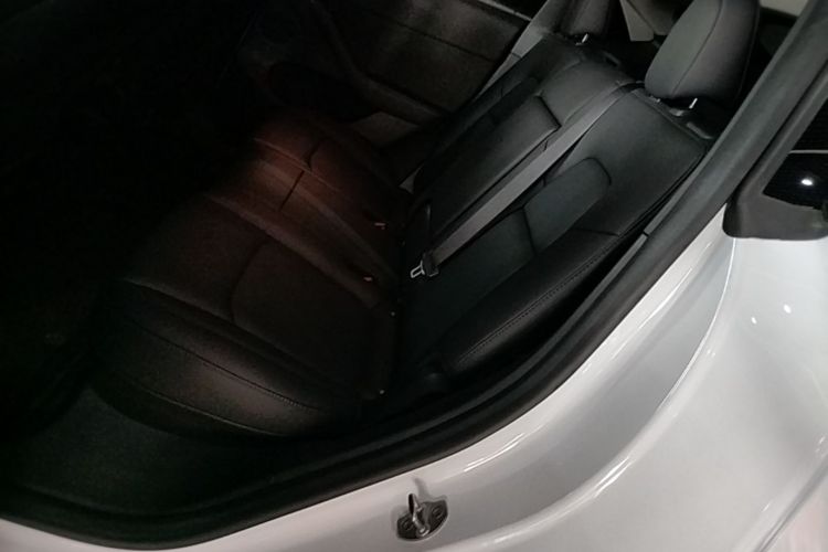 Tesla Model Y 2023 #17 Tesla Model Y 2023 car image #17
