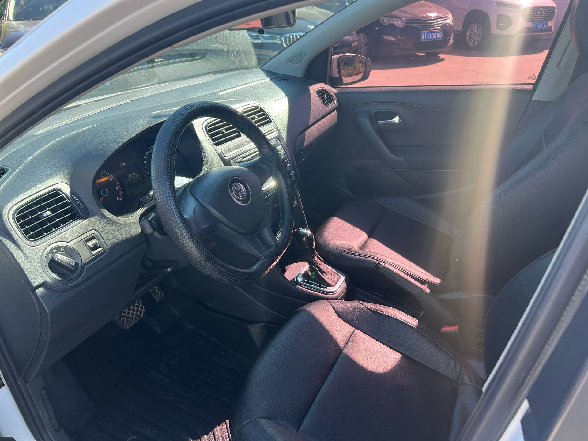 Volkswagen Polo 2016 car image #7