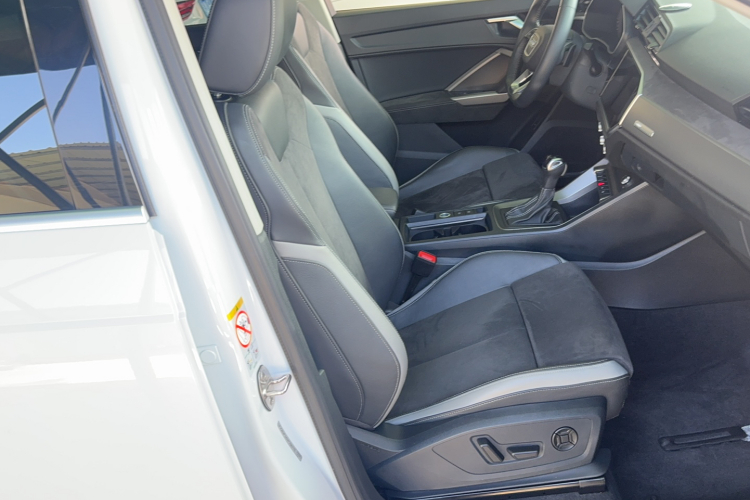 Audi Q3 2022 car image #15