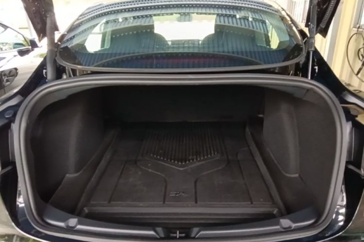 Tesla Model 3 2023 car image #19