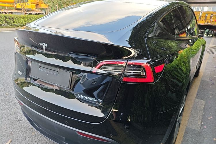 Tesla Model Y 2022 #7 Tesla Model Y 2022 car image #7