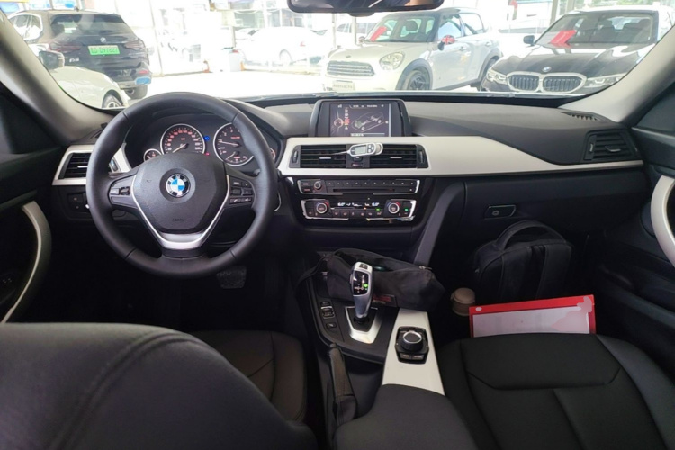 BMW 3 Series GT 2017 #11 BMW 3 Series GT 2017 car image #11