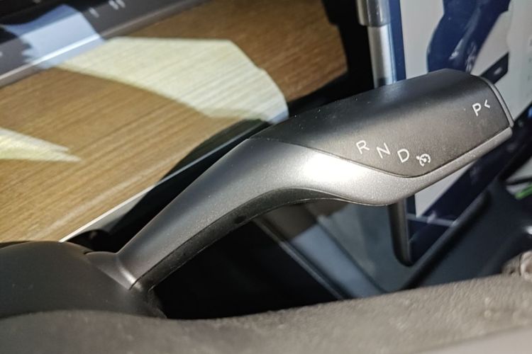 Tesla Model Y 2022 immagine di auto #14