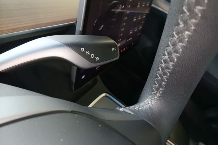 Tesla Model 3 2023 car image #14