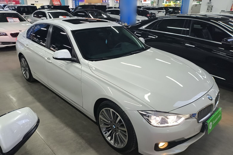 BMW 3 Series 2019 #4 BMW 3 Series 2019 car image #4
