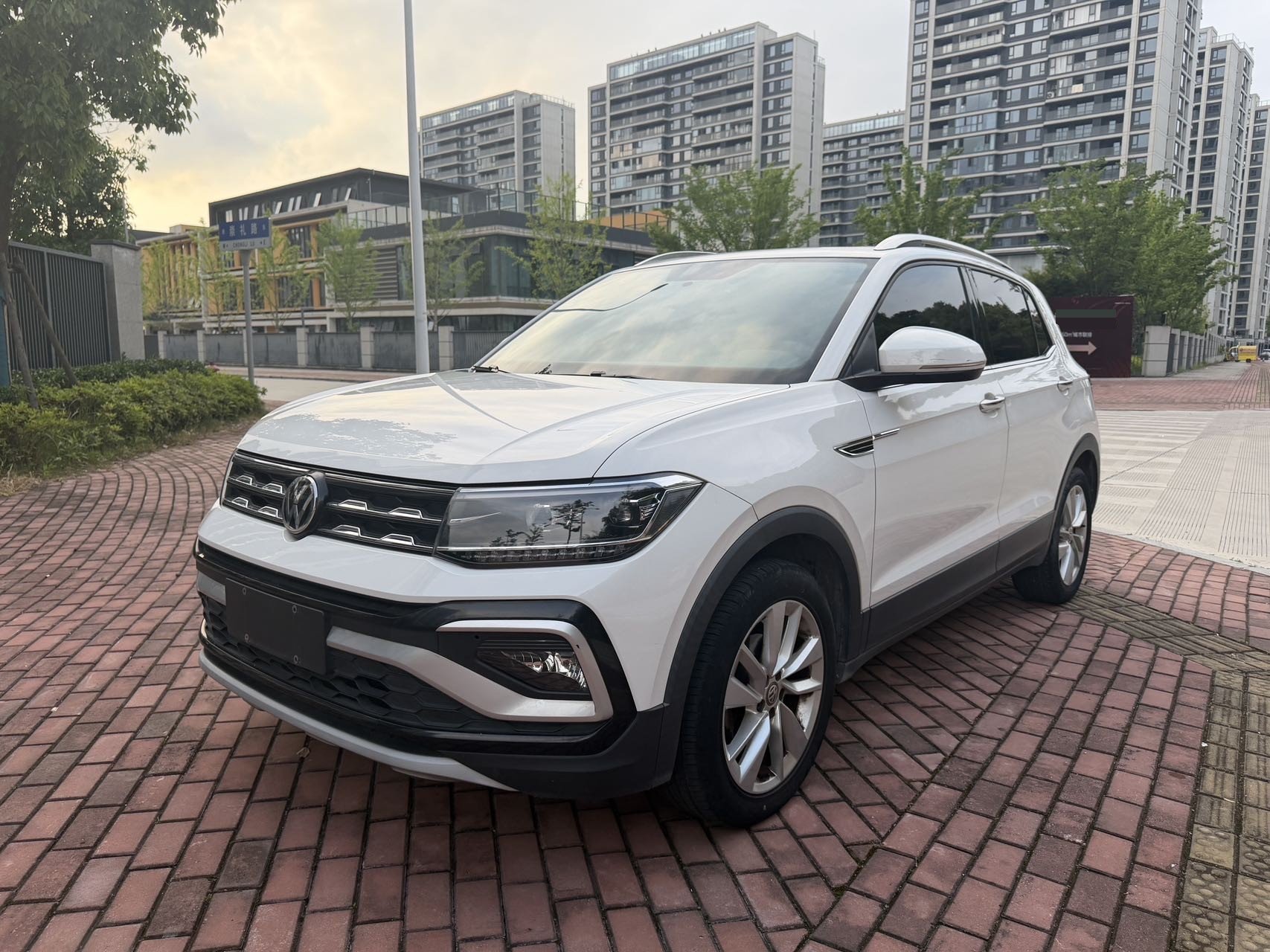 Volkswagen T-Cross 2020 car image 