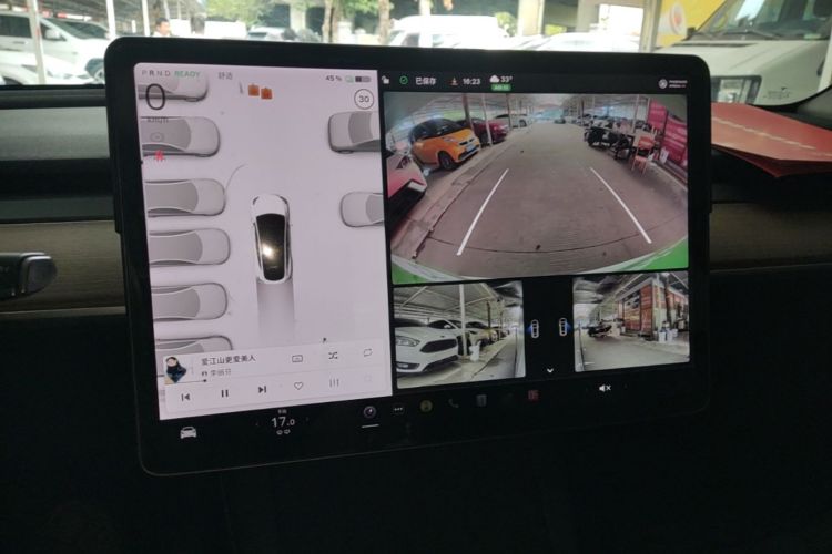 Tesla Model Y 2021 car image #13
