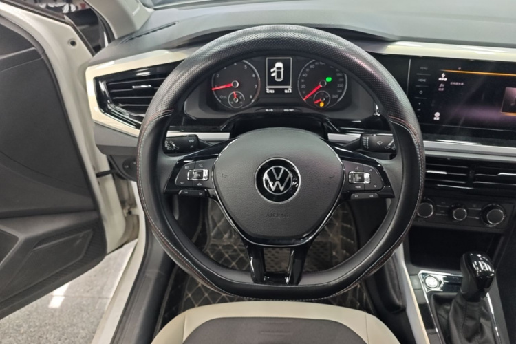 Volkswagen Polo 2022 immagine di auto #11
