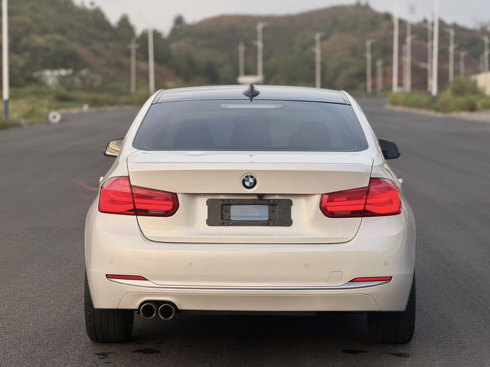 BMW 3 Series 2018 #8 BMW 3 Series 2018 car image #8