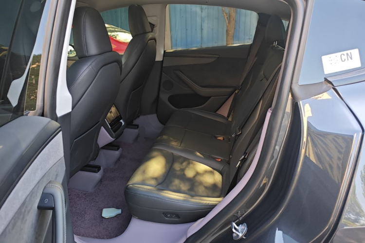 Tesla Model Y 2025 car image #17
