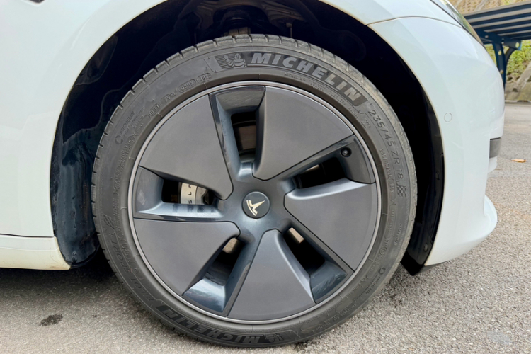 Tesla Model 3 2022 car image #11