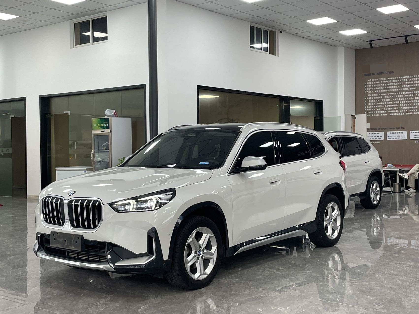 BMW X1 2023 car image 