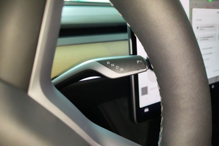Tesla Model Y 2023 #19 Tesla Model Y 2023 car image #19
